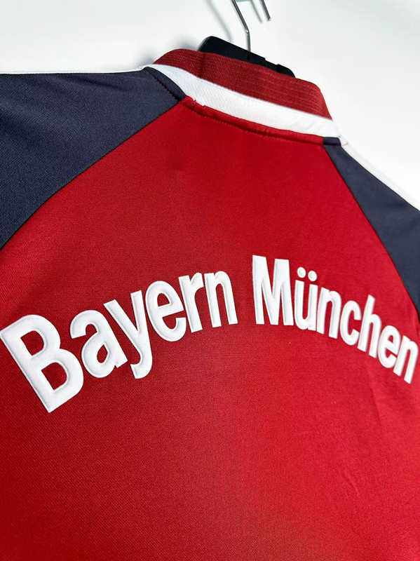 Retro Version 2001-02 Bayern München Home Red Thailand Soccer Jersey AAA-811