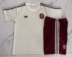 26-27 Spain Beige Short-Sleeve Thailand Soccer Tracksuit-815 26-27 Spain Beige Short-Sleeve Thailand Soccer Tracksuit-815