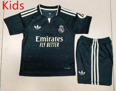 26-27 Real Madrid Away Dark Green Kids/Youth Soccer Uniform-1947 26-27 Real Madrid Away Dark Green Kids/Youth Soccer Uniform-1947